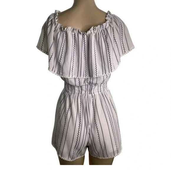 Striped off the shoulder romper (Preowned) - Picture 3 of 4